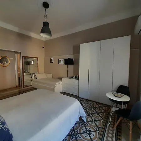 Acomodação com café da manhã  Lavilletta 4*